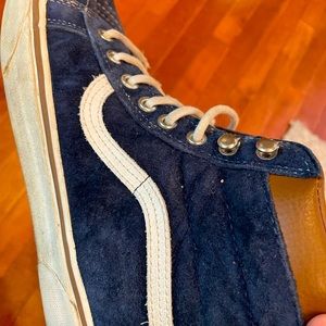 Mens Vans Size 10 high top suede/lined